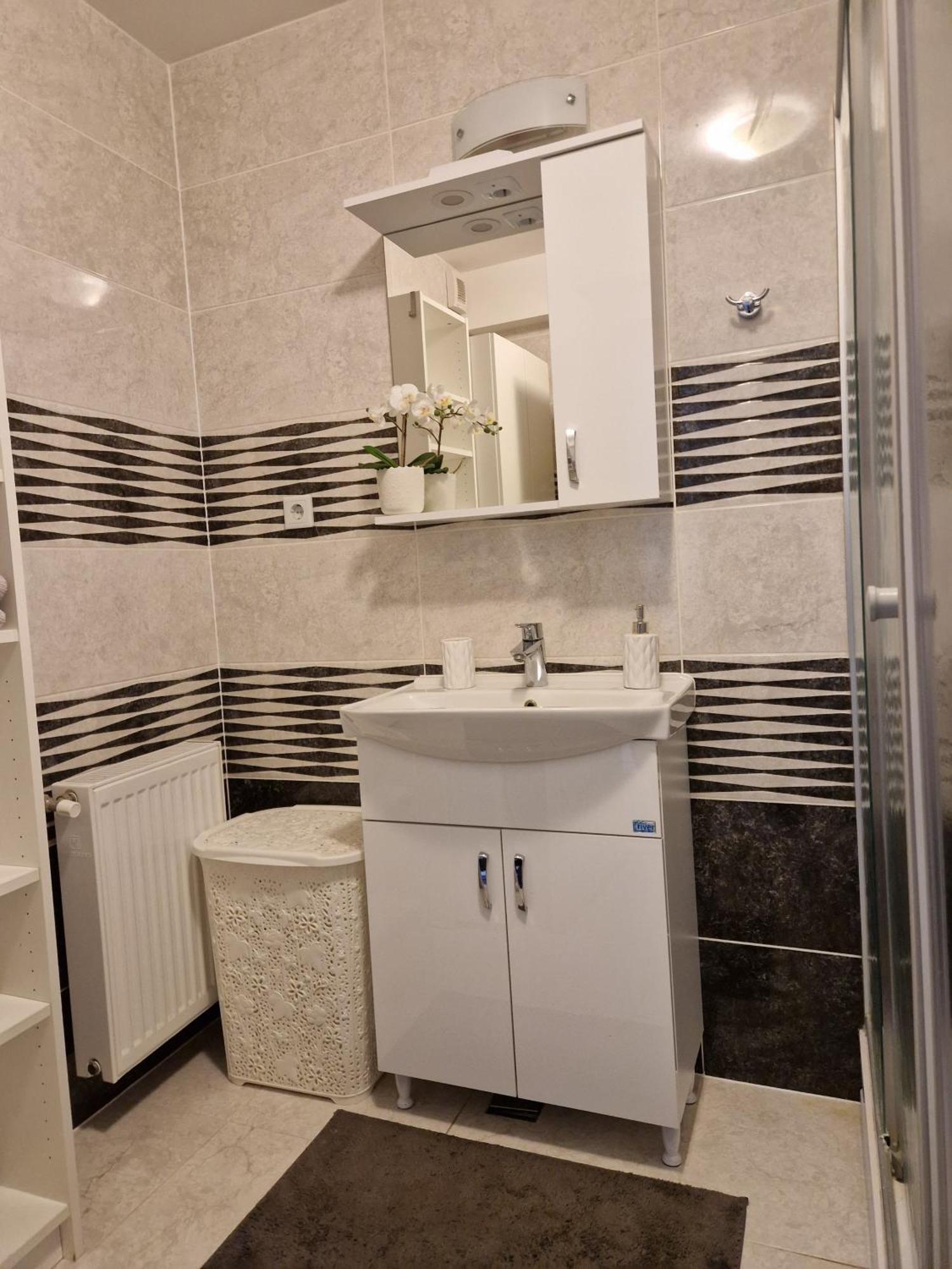 Apartament In Otopeni Luaran gambar